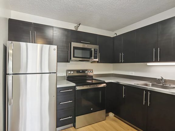 5th image of 820 N La Salle Dr #304