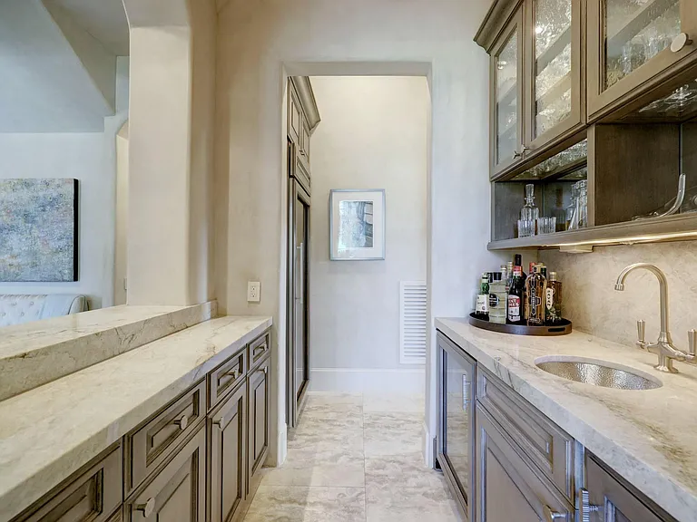 5610 Lynbrook Dr — Photo 11