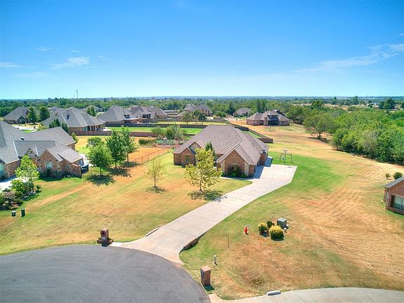 4th image of 5012 SE 152nd Ct