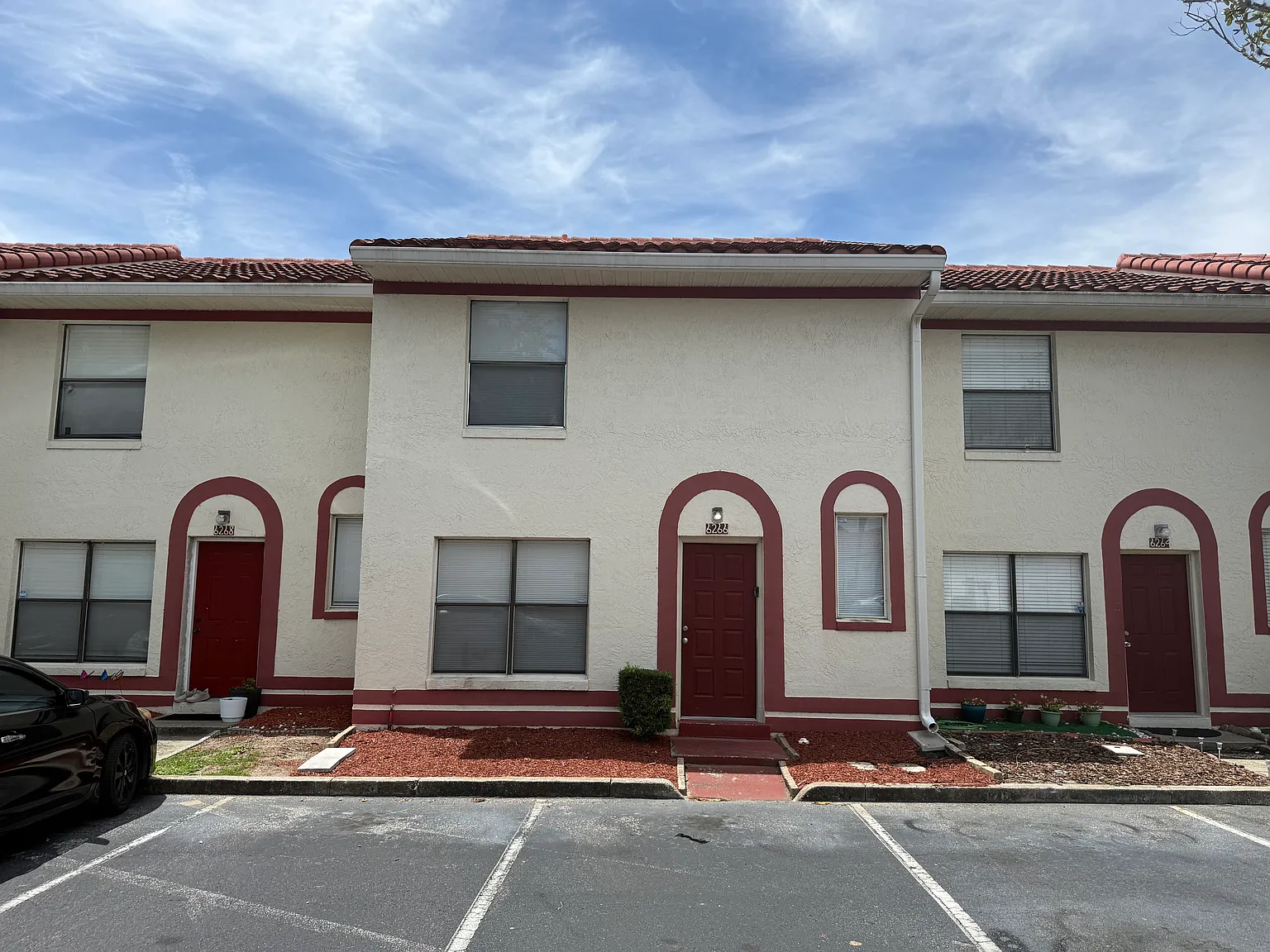 3 bed, 1307 sqft, $2,250 — Photo 1