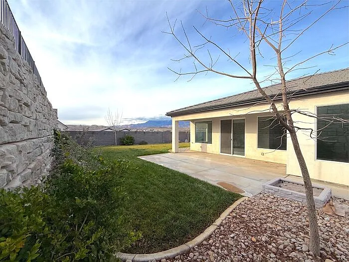 60-740 North — Photo 22