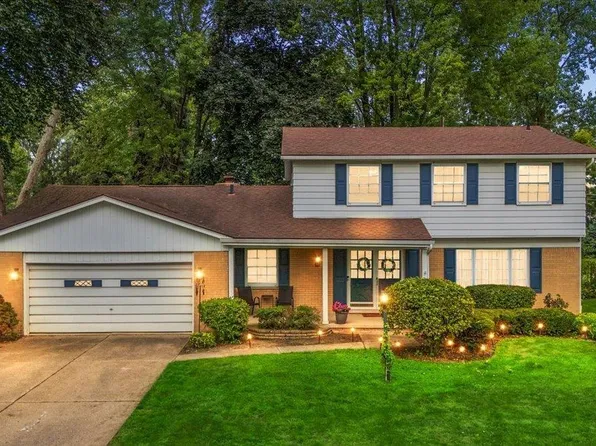 37587 Palmar St, Clinton Township, MI 48036