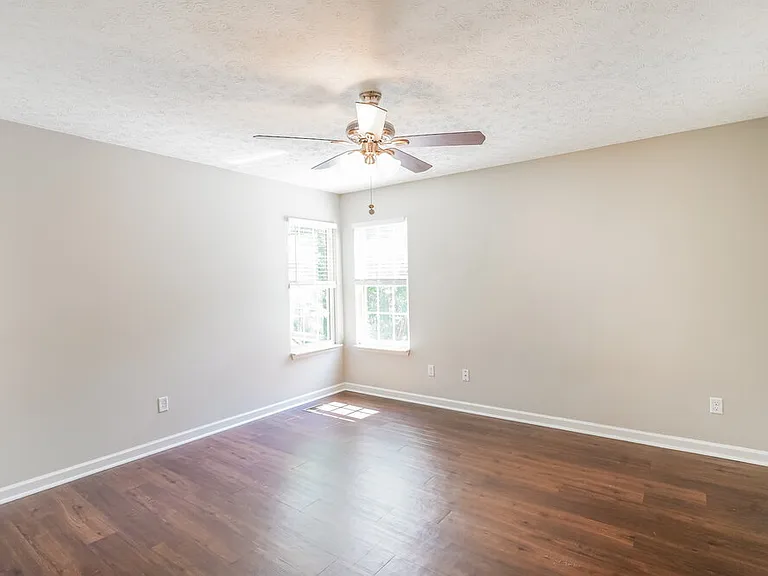 1207 Cedarbend Dr — Photo 8