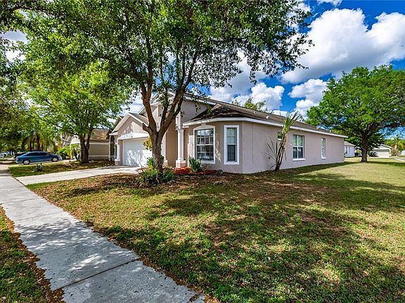 3rd image of 12534 Lake Vista Dr