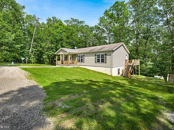 5th image of 241 Mall Barn Ln