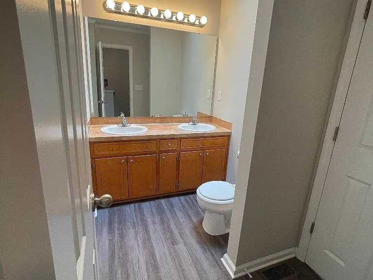 1217 Cross Creek Cir #E4 — Photo 16
