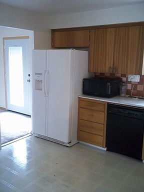 4th image of 2608 W Woodside Ave