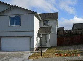 819 SE Strawberry Ln #L, Madras, OR 97741