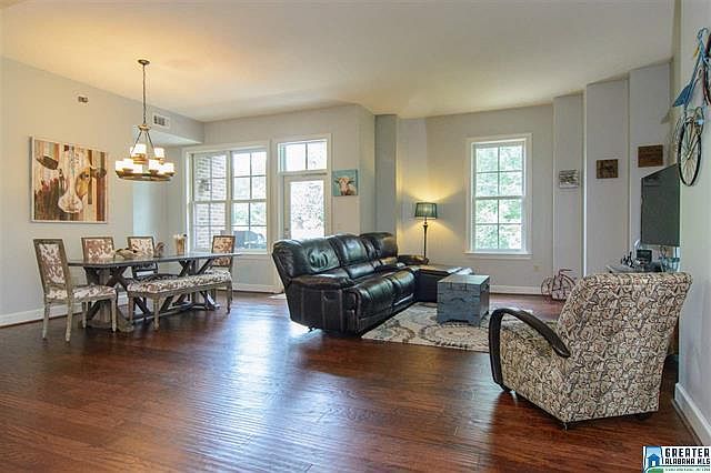Large living / dining room - open concept