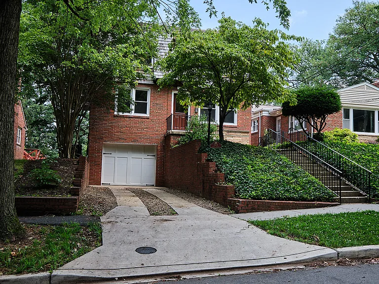1318 Perry St NE — Photo 56