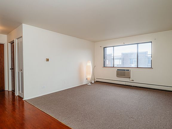 2nd image of 4624 N Commons Dr Unit 411