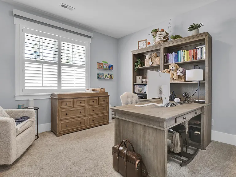 651 Crown Pointe Dr — Photo 25