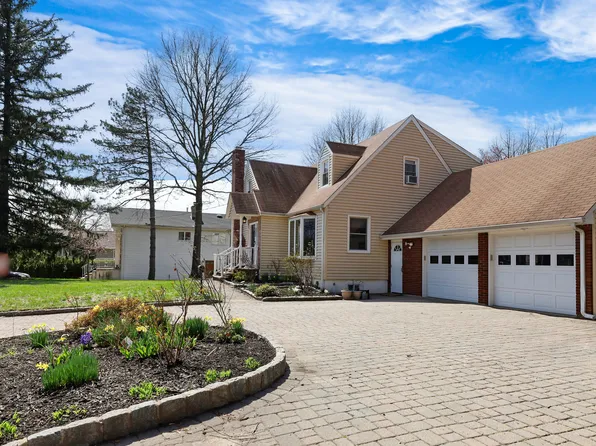 577 Forest Ave, Paramus, NJ 07652