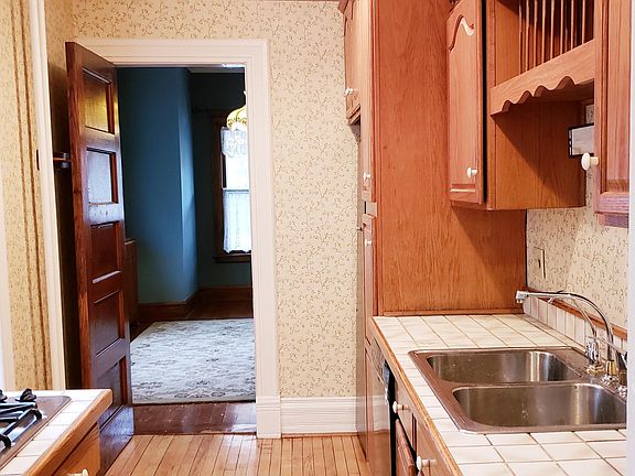 3rd image of 514 Kimball St