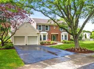 7 Sherman Ct, Plainsboro, NJ 08536