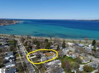 530 N Elmwood Ave, Traverse City, MI 49684