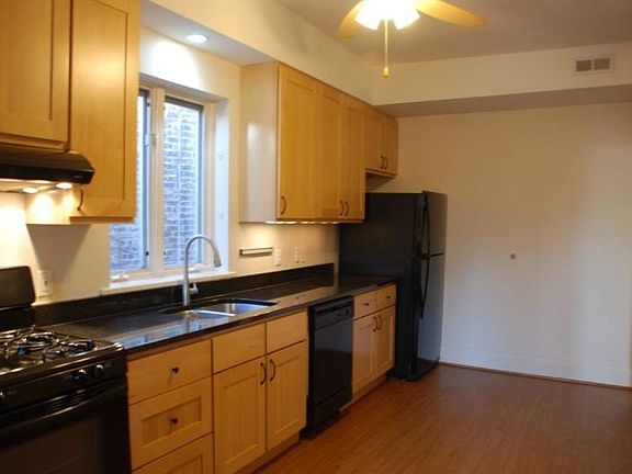 4th image of 2246 W Giddings St #2