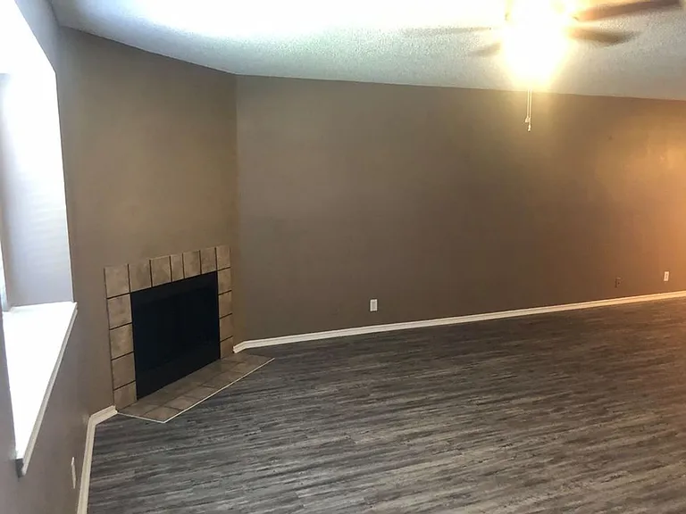 Country View Apartments — Photo 13