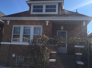 5707 W Roscoe St, Chicago, IL 60634