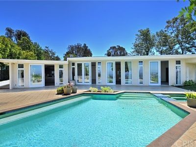 8057 Mulholland Dr, Los Angeles, CA, 90046