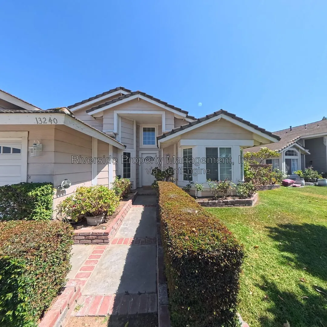 3 bed, 2.0 bath, 1395 sqft, $3,395 — Photo 4