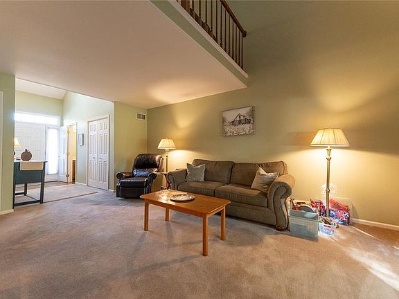 5th image of 3203 Oakland Square Dr