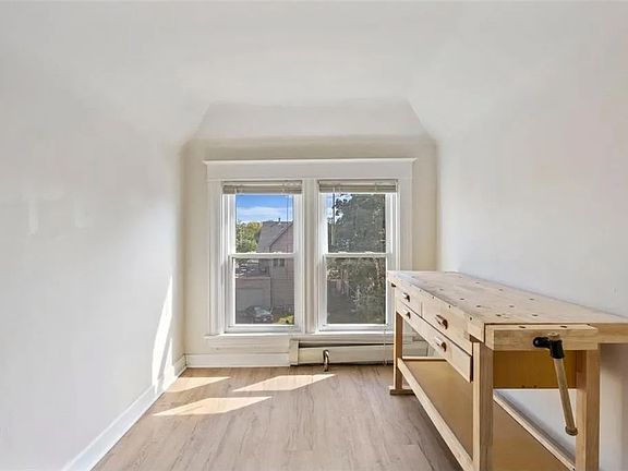 4th image of 2704 Aldrich Ave S #3
