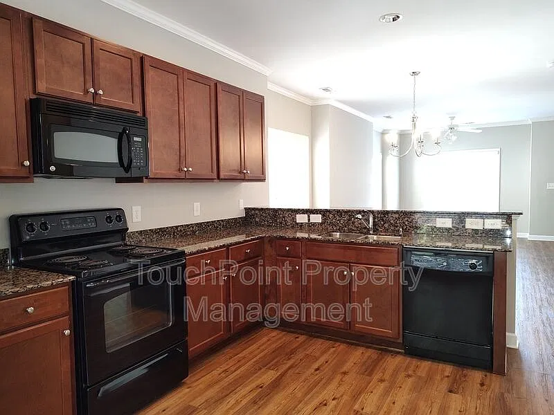 2 bed, 2.5 bath, 1226 sqft, $1,815 — Photo 3