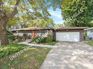 4037 Chadwick Ave NE, Grand Rapids, MI 49525