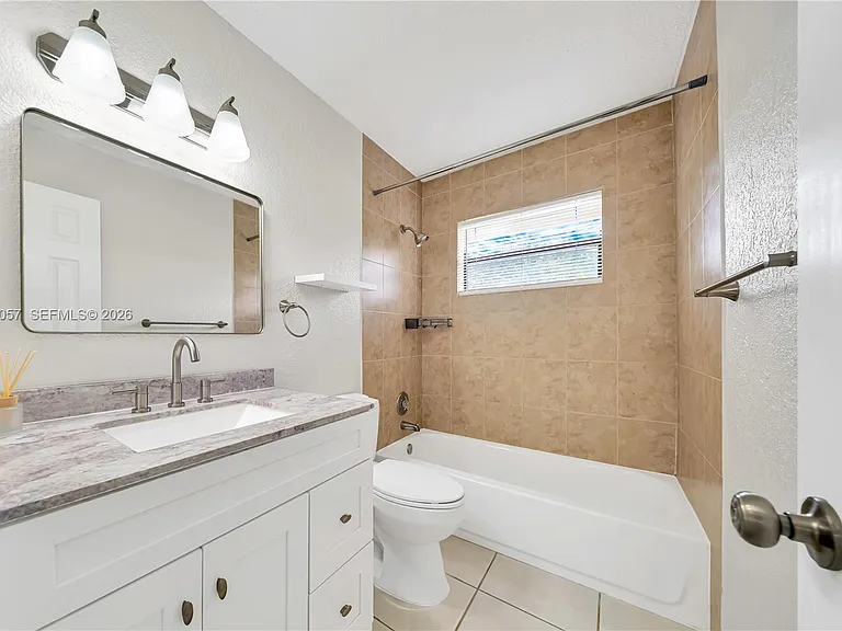 9751 Wayne Ave #6 — Photo 7