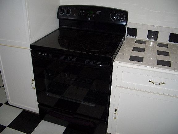4th image of 3816 E John L Ave