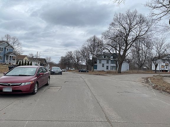4th image of 2218 Irving Ave N