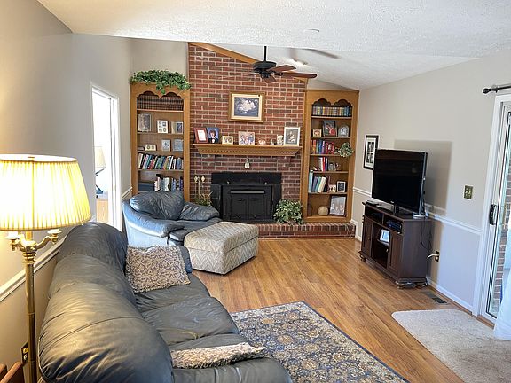 2nd image of 20 Barnwood Ct