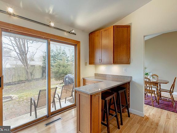 5th image of 8110 Kane Ct