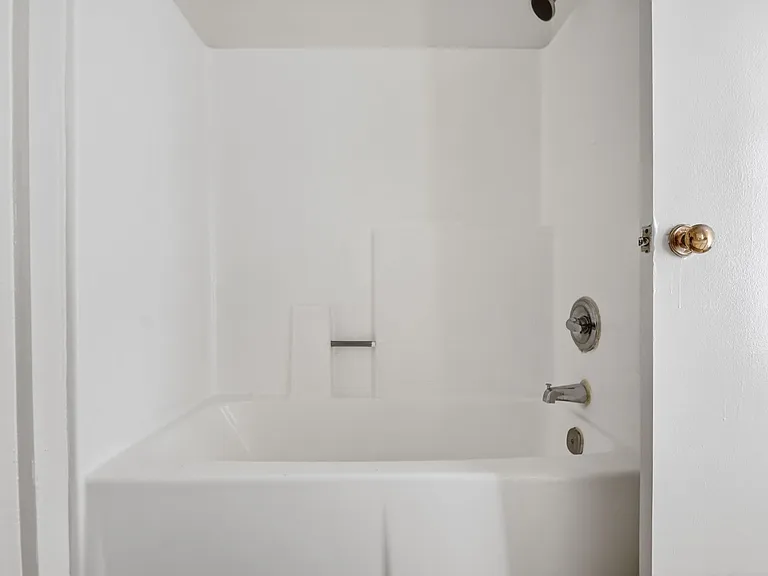 11312 Morrison St #11 — Photo 12
