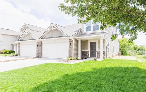 1111 Cobra Dr Photo 1