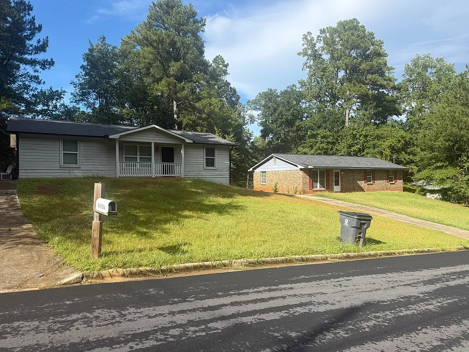 10149 Broken Branch Ct NE
