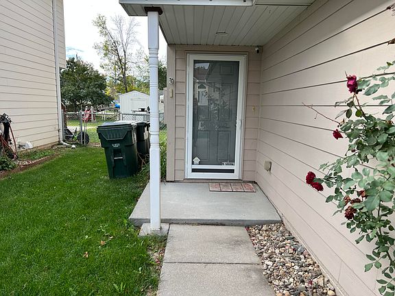 2nd image of 915 15th Ave