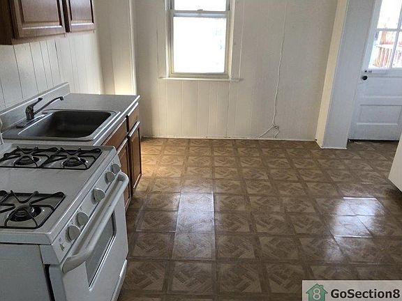 4th image of 2555 W Fairmount Ave