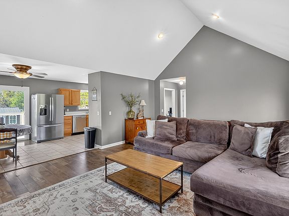4th image of 335 Williams Rd