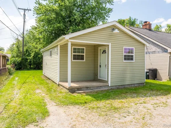 7674 Demars, Fair Haven, MI 48023