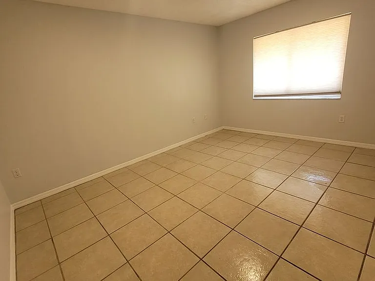 937 Aragon Ave — Photo 13