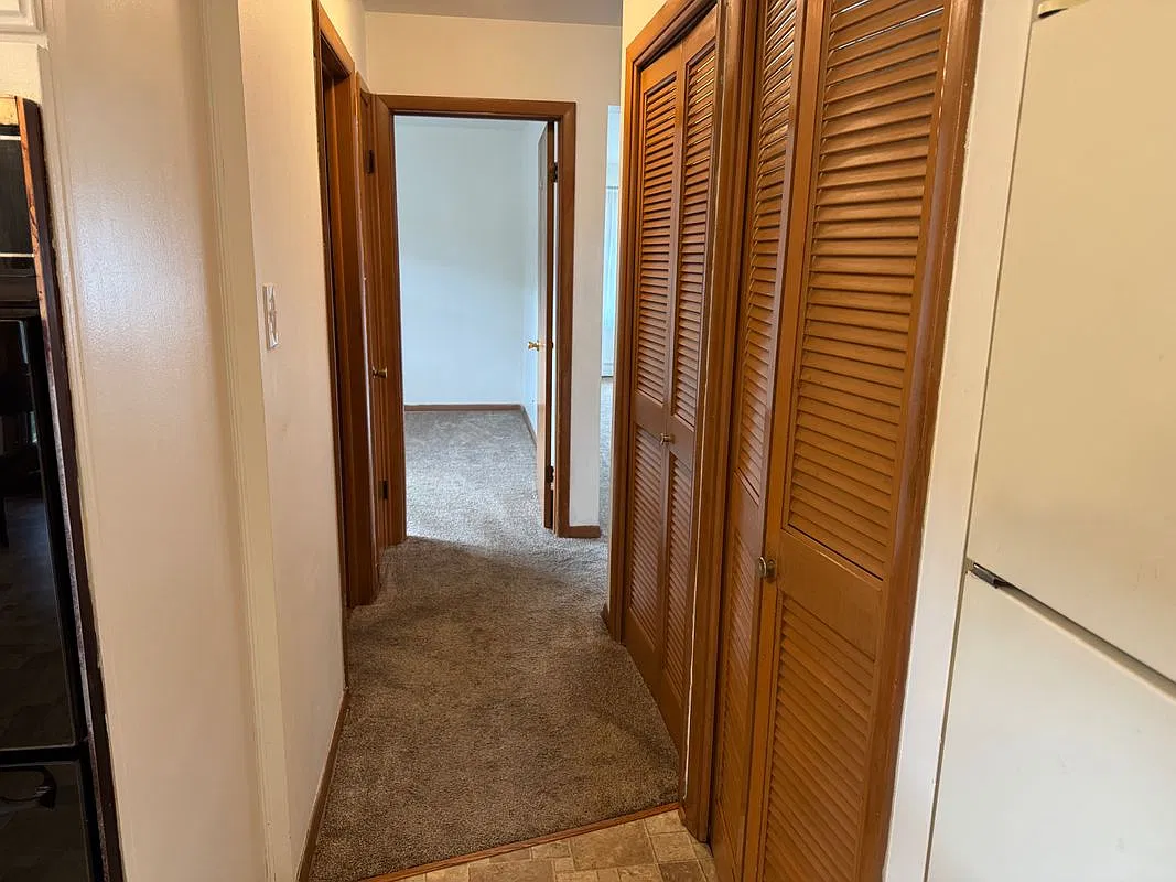 2 bed, 1.0 bath, 1056 sqft, $1,700 — Photo 4