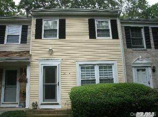 26 Penn Cmns, Yaphank, NY 11980