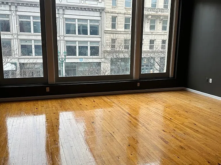 HUGE Downtown Loft 2 Bedrooms, 2 Bathrooms in Syracuse — Photo 1