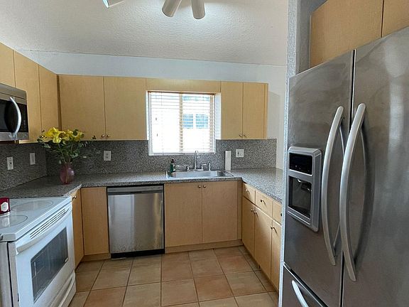 3rd image of 9749 NW 127th St