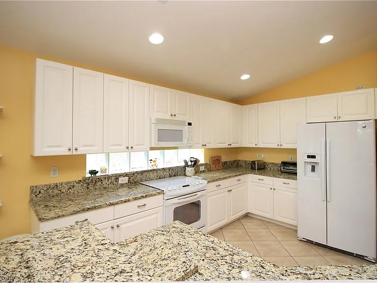 2322 Butterfly Palm Dr — Photo 28