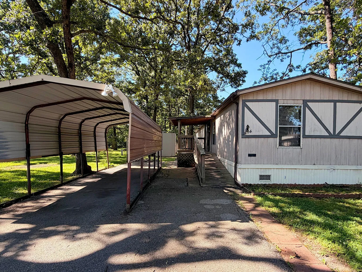 3 bed, 2.0 bath, 1000 sqft, $1,150 — Photo 1