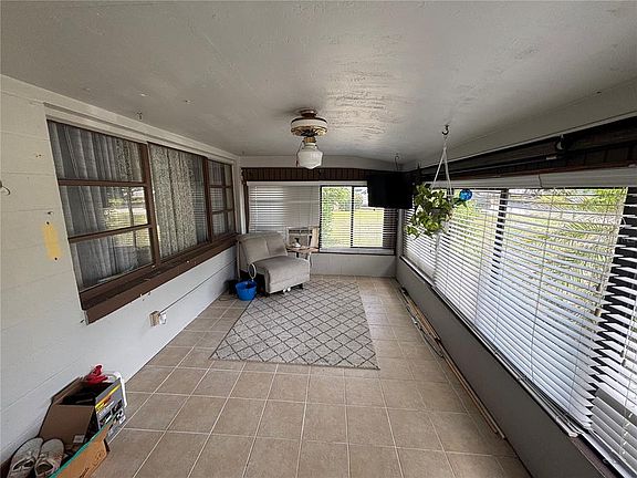 4th image of 262 WALTER AVENUE