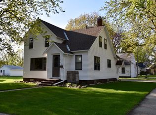 524 4th St, Sibley, IA 51249